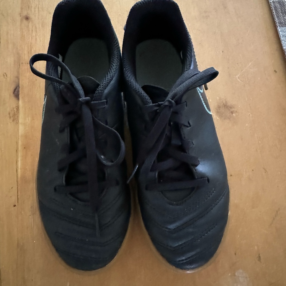 Youth Nike Indoor Soccer Shoes